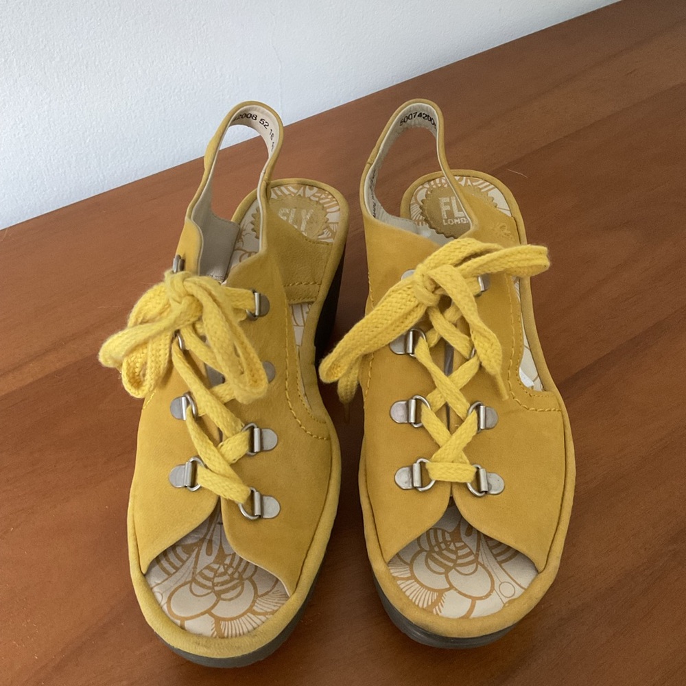 Fly London Women’s Yifa Sandals 40/9